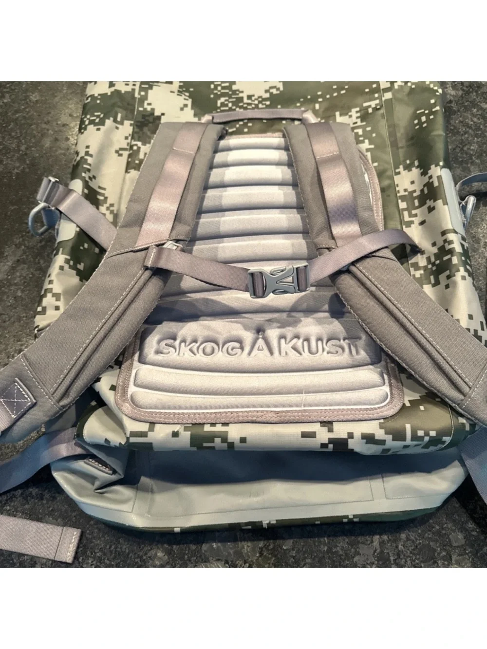 *Skog Å Kust BackSåk Waterproof Floating Digi Camo Backpack Exterior Pocket Bag